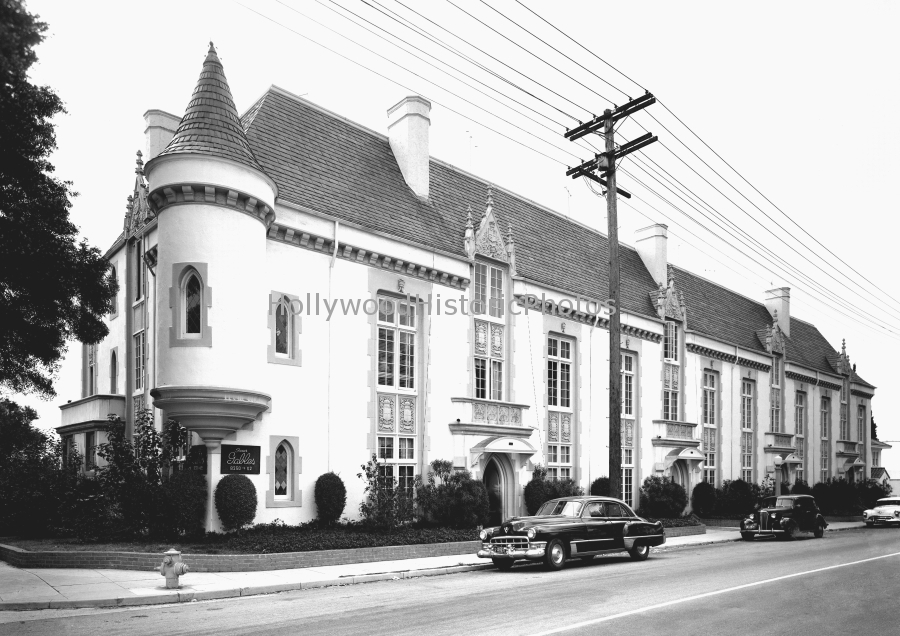 Four Gables 1952 8250 Fountain Ave. at Harper Ave.jpg